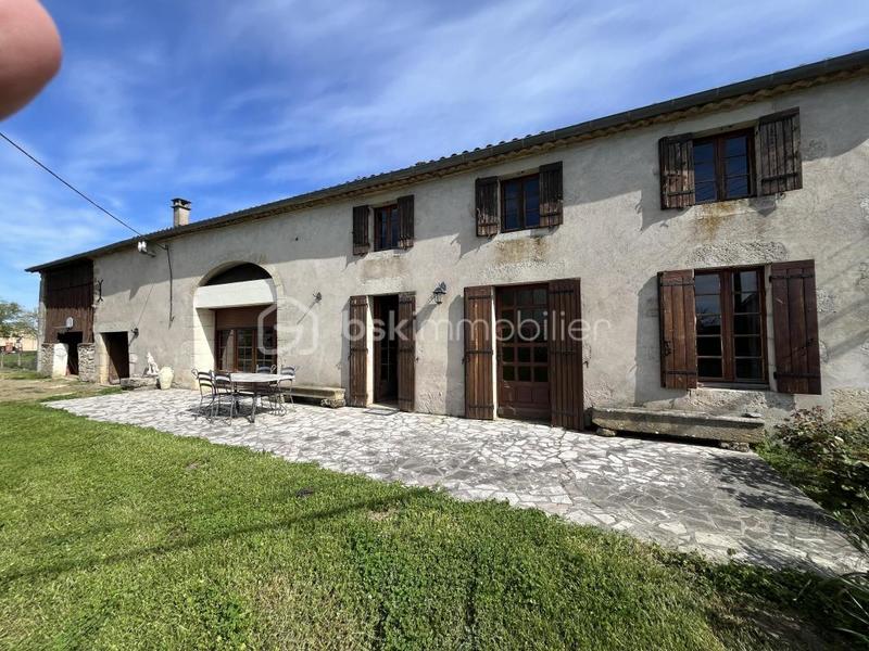 Maison en pierre - 160 m² - 9 pièces