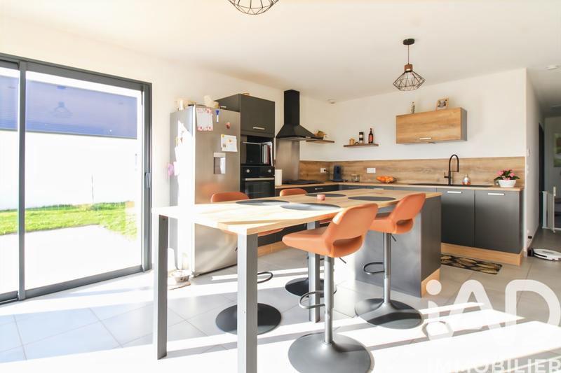 Maison - 94 m² - 5 pièces