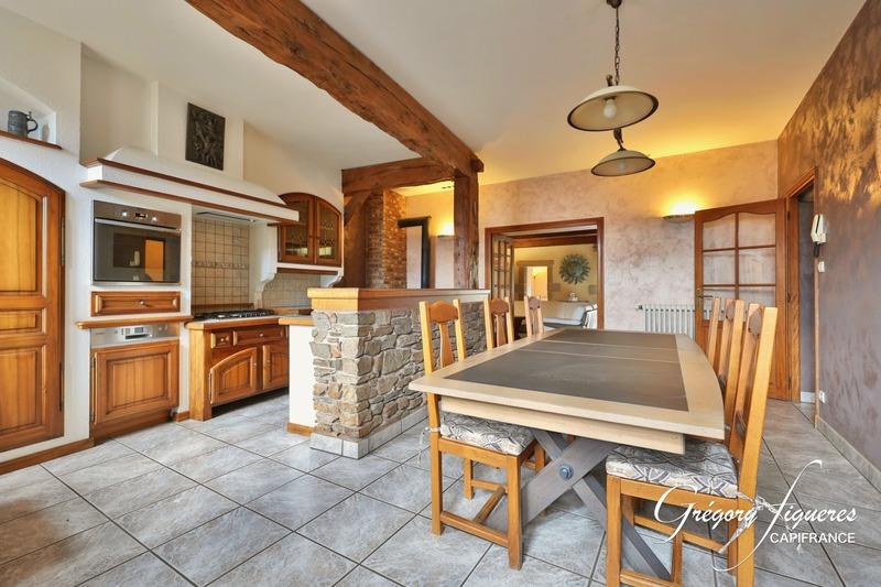 Maison - 224 m² - 7 pièces