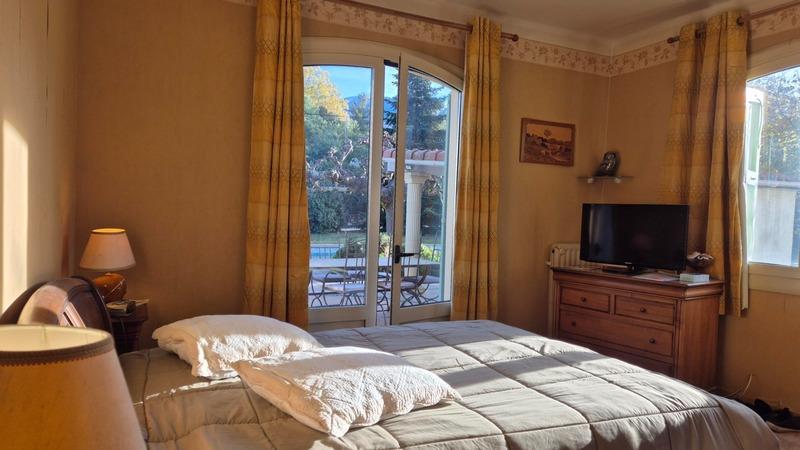 Propriété - 190 m² - 8 pièces