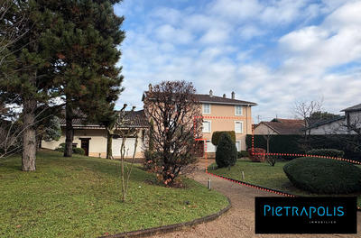 Appartement - 80 m² - 4 pièces