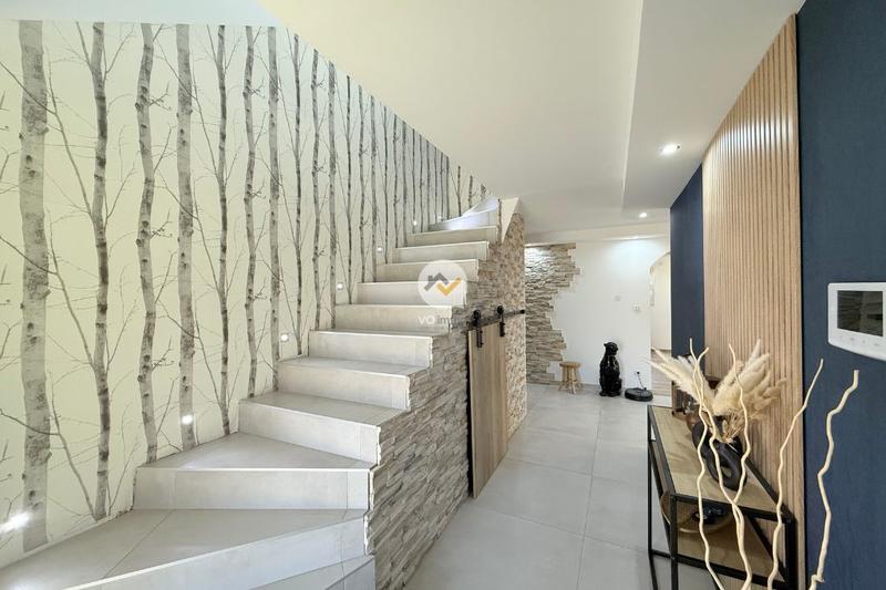 Maison contemporaine - 186 m² - 7 pièces