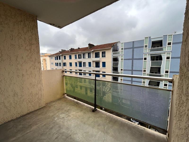 Appartement - 100 m² - 4 pièces