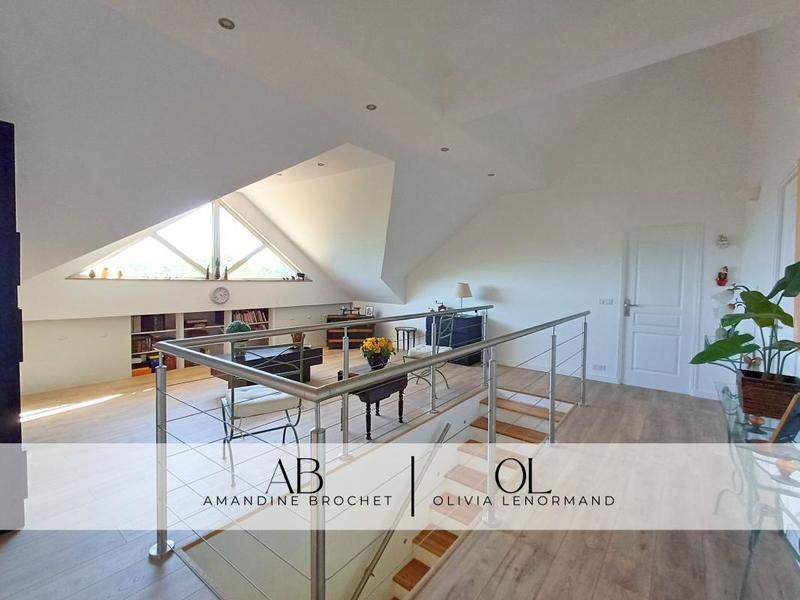 Maison - 311 m² - 8 pièces