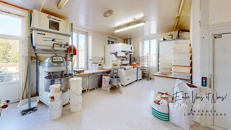 Fonds de commerce - 200 m²