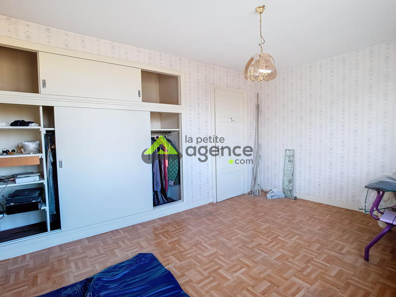 Maison - 231 m² - 8 pièces