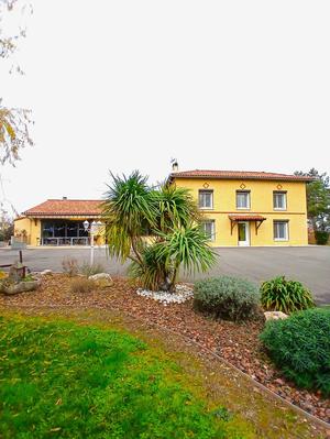 Maison de maîtres - 446 m² - 16 pièces