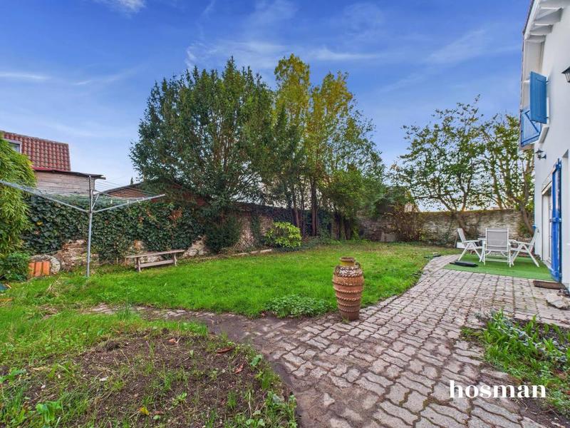 Maison - 150 m² - 8 pièces