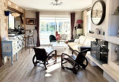 Maison - 160 m² - 8 pièces