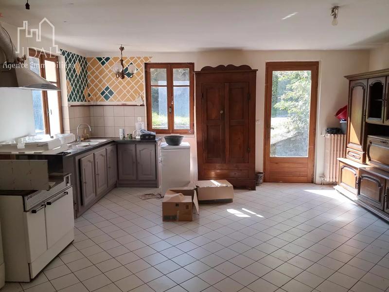 Maison - 226 m² - 12 pièces
