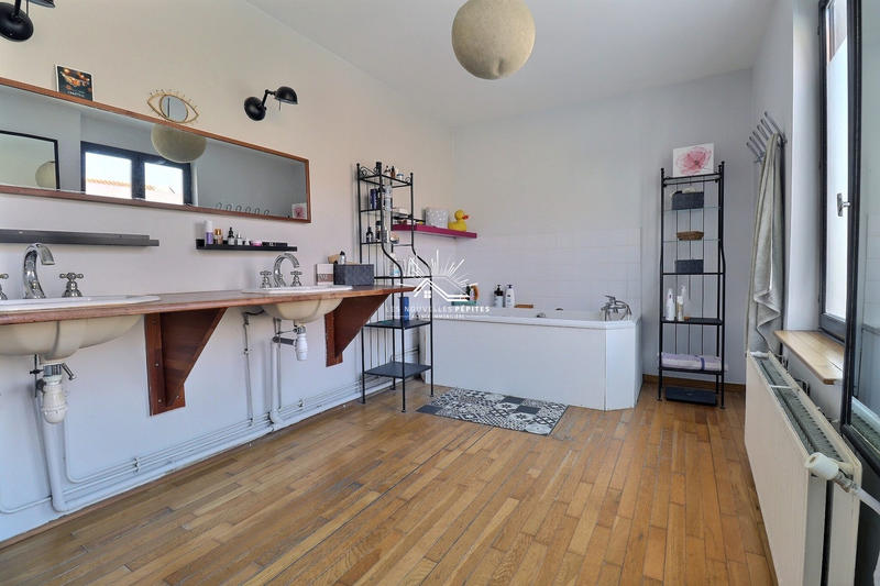 Maison - 196 m² - 6 pièces