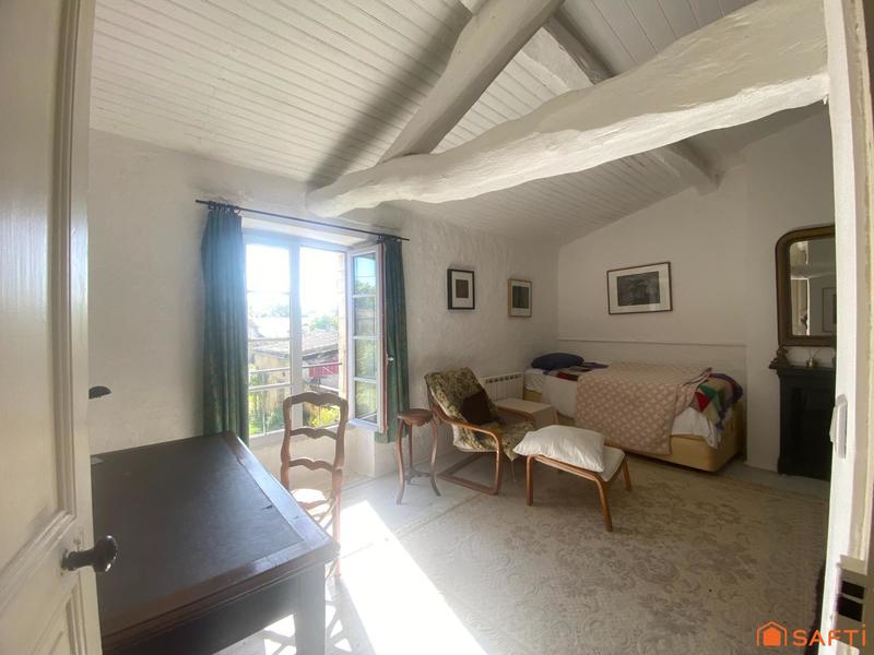 Maison - 281 m² - 7 pièces
