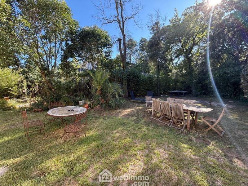 Villa - 220 m² - 10 pièces