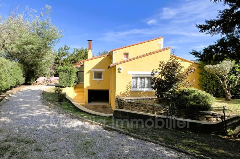 Villa - 219 m² - 6 pièces