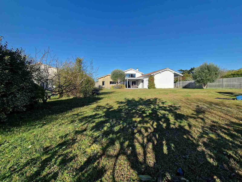 Maison - 186 m² - 6 pièces