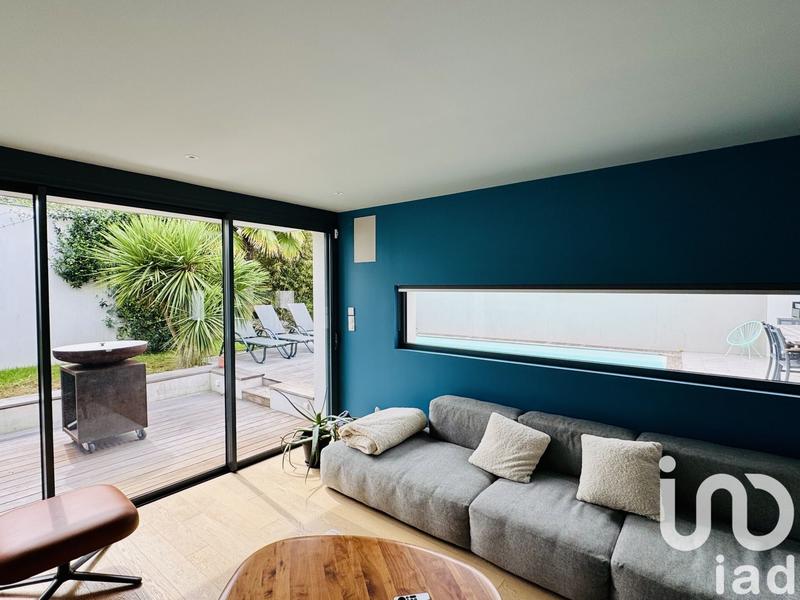 Maison - 180 m² - 5 pièces