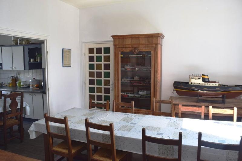 Maison - 235 m² - 10 pièces