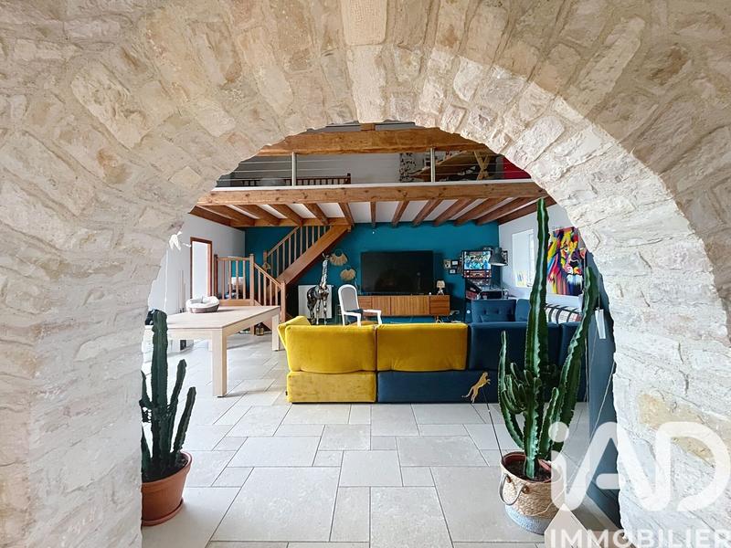 Maison - 234 m² - 8 pièces