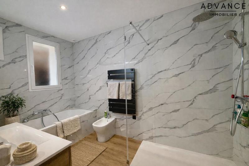 Maison - 198 m² - 5 pièces