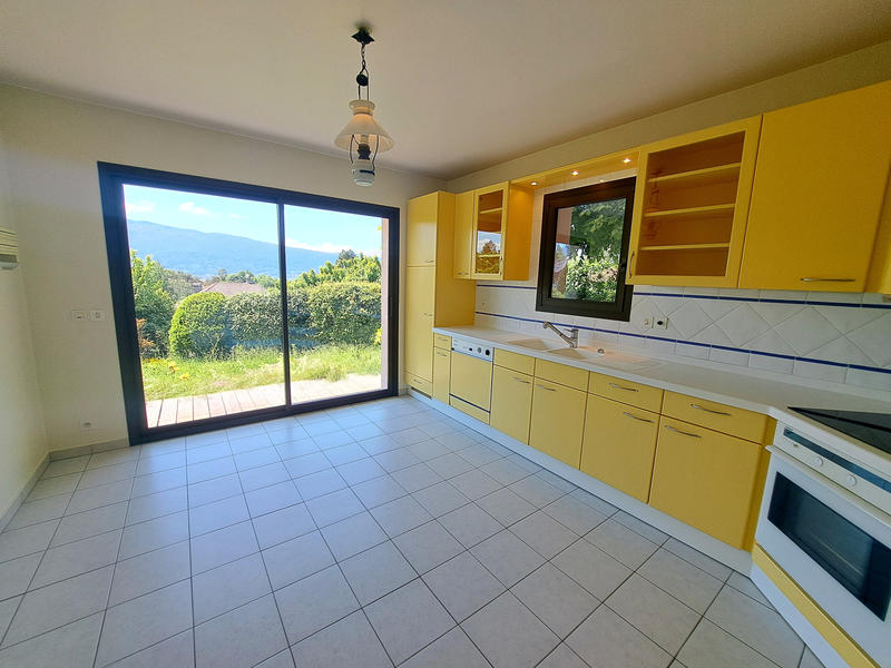 Maison - 202 m² - 5 pièces