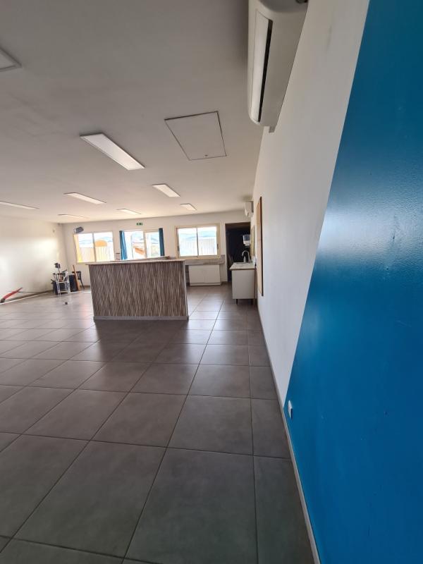 Local commercial - 110 m²