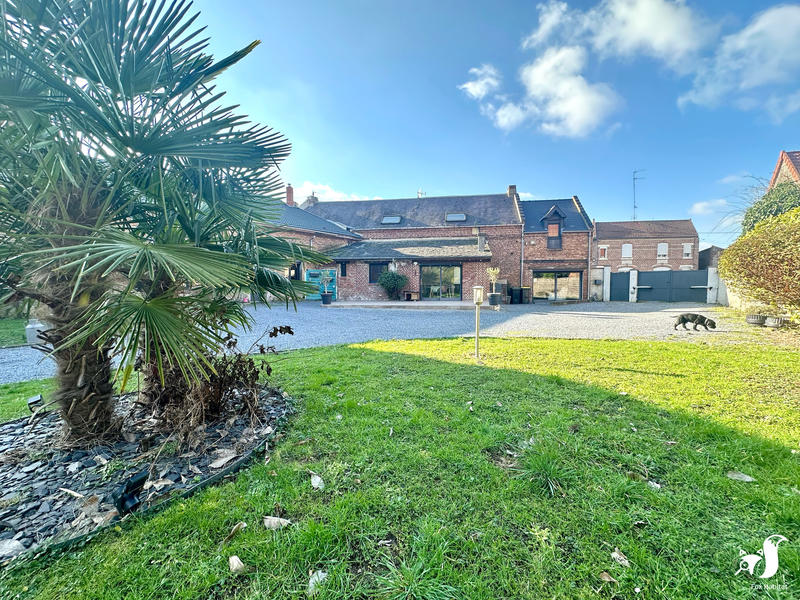 Maison - 210 m² - 6 pièces