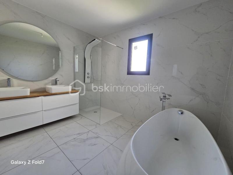 Maison - 139 m² - 5 pièces