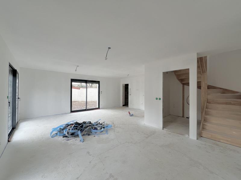 Maison - 96 m² - 4 pièces