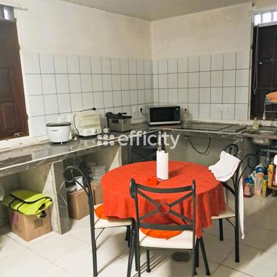 Maison - 246 m² - 11 pièces