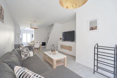 Maison - 93 m² - 5 pièces