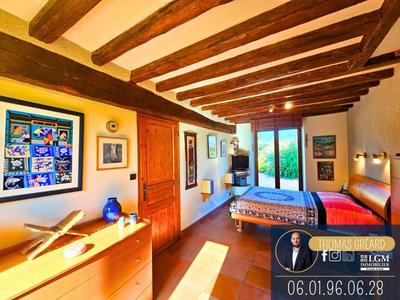 Maison - 180 m² - 6 pièces