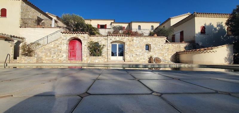 Maison - 357 m² - 8 pièces