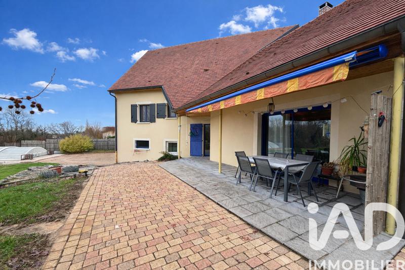 Maison - 213 m² - 7 pièces
