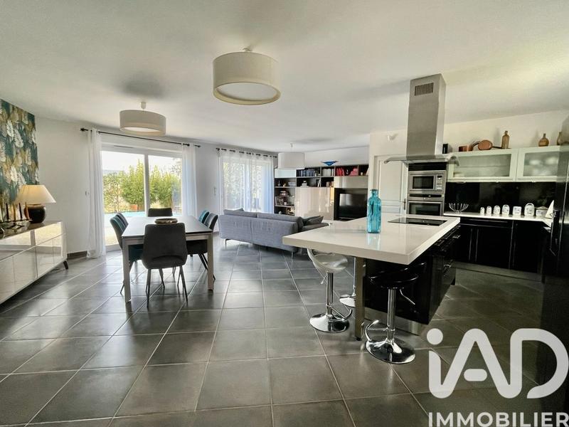 Maison - 100 m² - 5 pièces