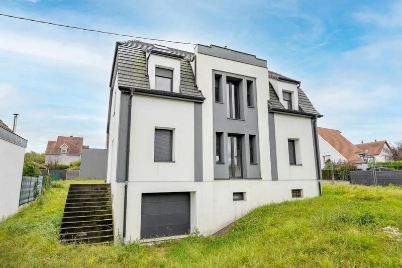 Maison - 200 m² - 7 pièces