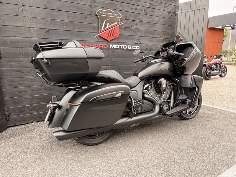 Indian Pursuit Dark Horse