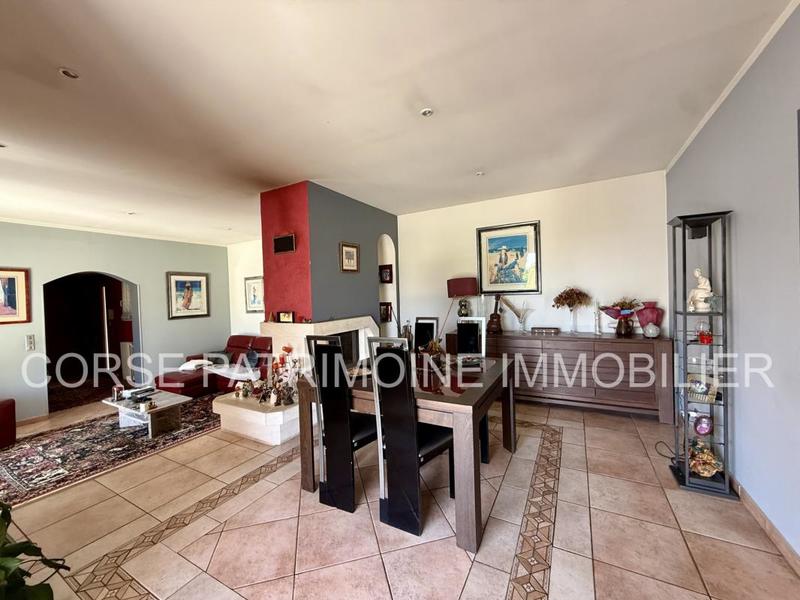 Villa - 280 m² - 9 pièces