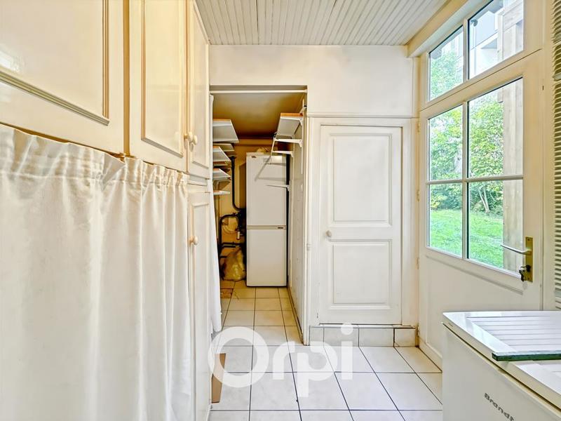 Maison - 231 m² - 8 pièces