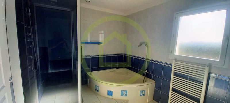 Maison - 260 m² - 8 pièces