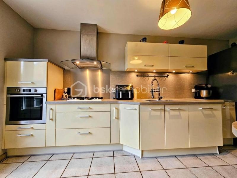 Maison - 91 m² - 5 pièces