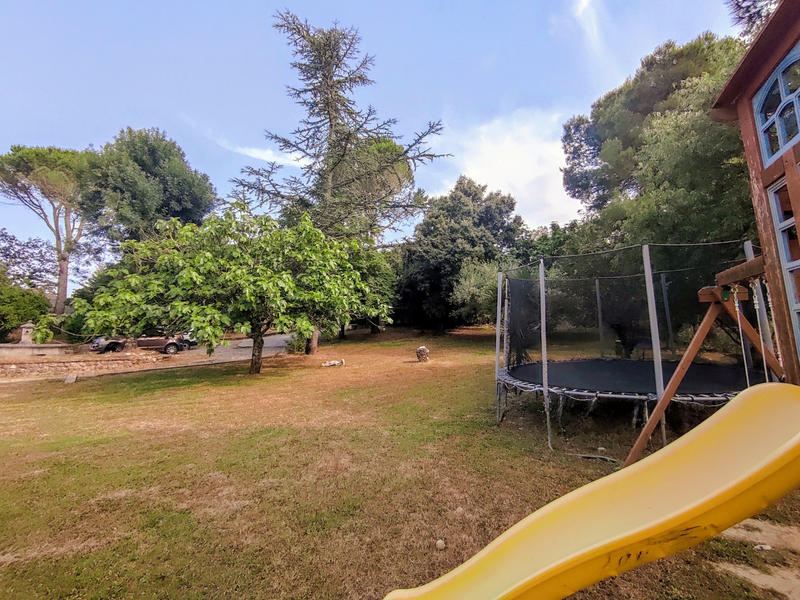 Maison - 270 m² - 11 pièces