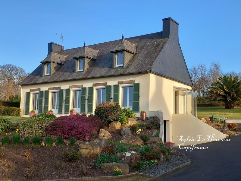 Maison - 187 m² - 11 pièces