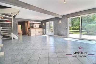 Maison traditionnelle - 130 m² - 7 pièces