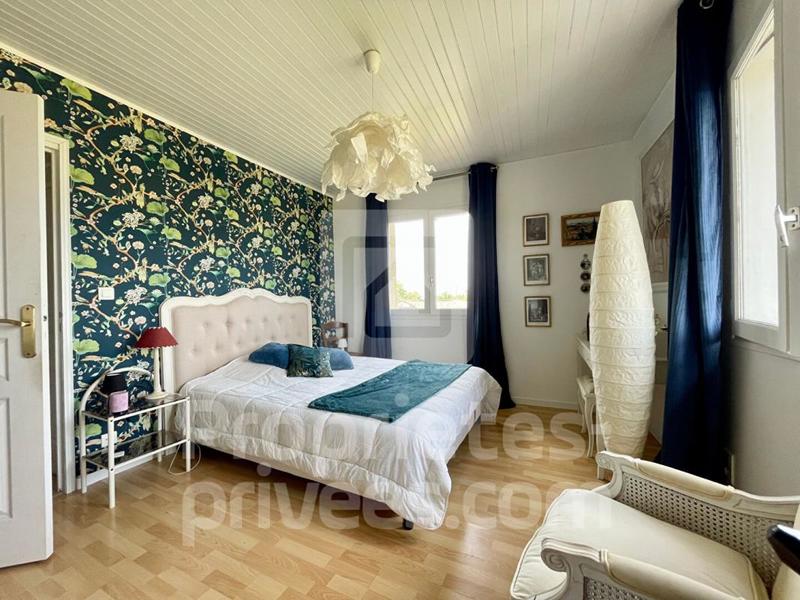 Maison - 210 m² - 7 pièces