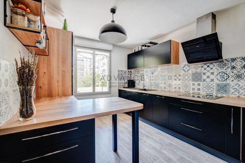 Appartement - 97 m² - 5 pièces