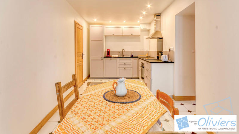 Maison - 229 m² - 9 pièces