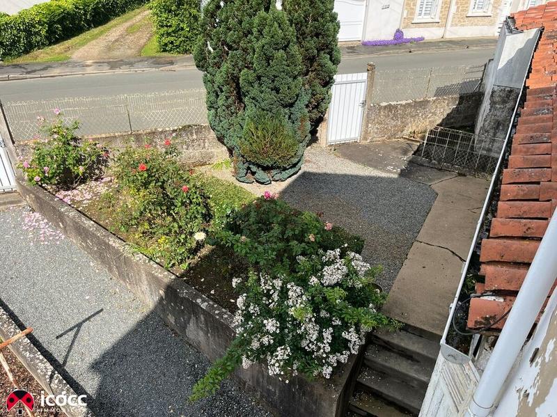 Maison - 180 m² - 8 pièces