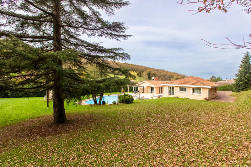 Maison - 199 m² - 8 pièces