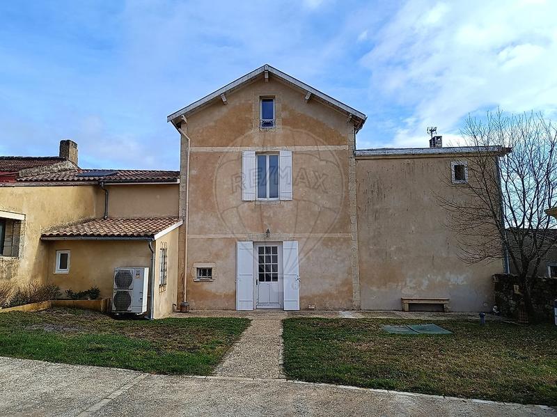 Maison - 224 m² - 7 pièces