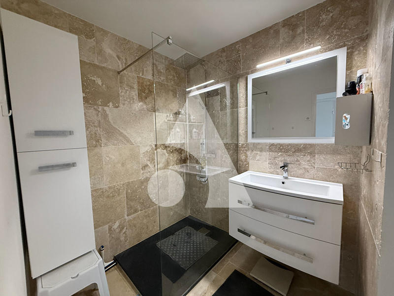 Appartement - 75 m² - 3 pièces